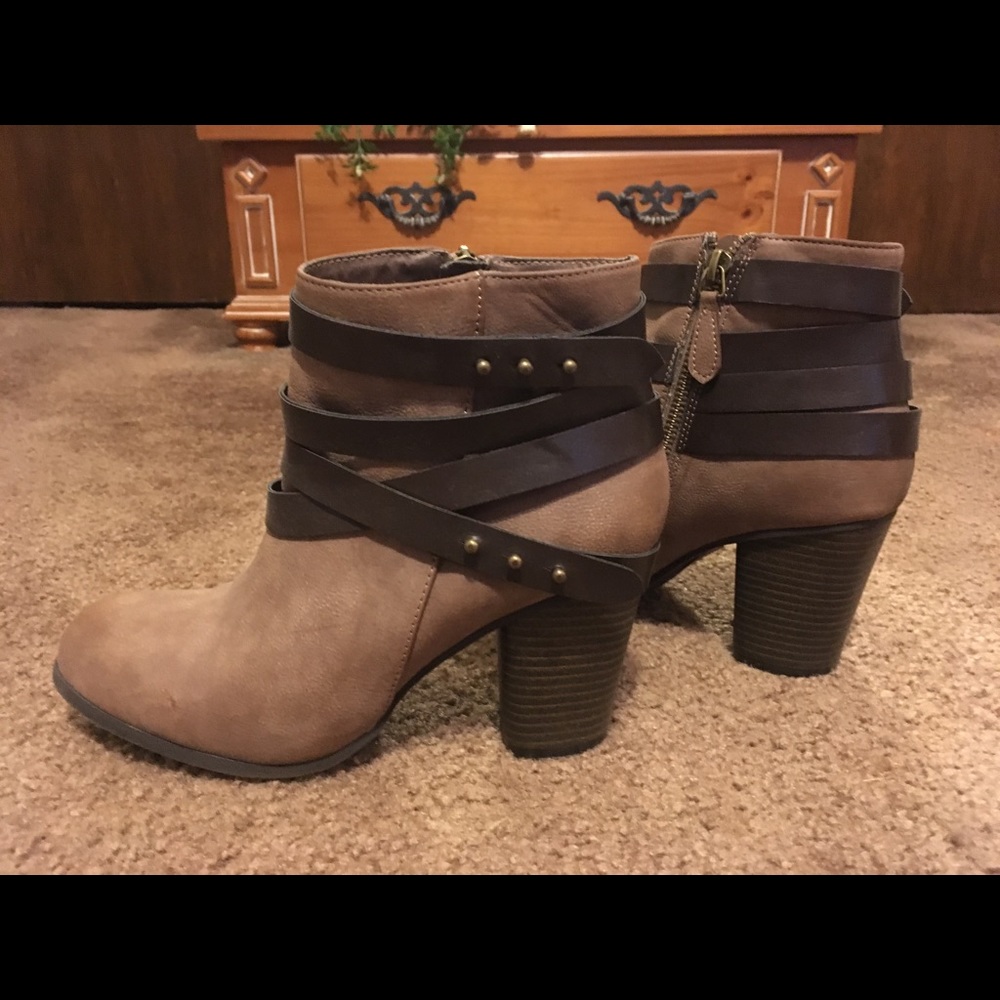 Brown Madden Girl booties